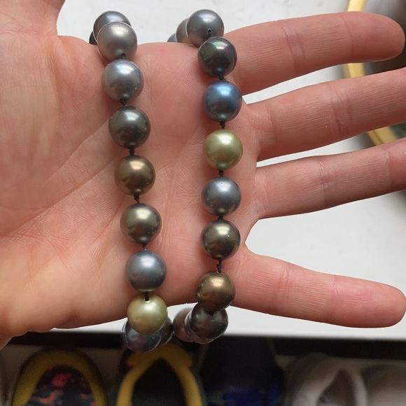 Gorgeous Glass Provincial Tone Pearl 925 Necklace - Picture 5 of 6